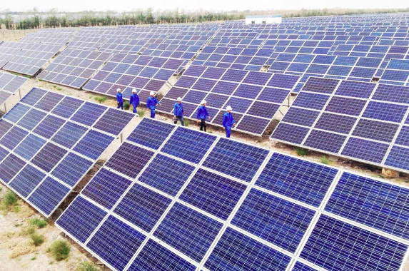 光輝歲月丨十年持續超發(fā)，去甘肅，探尋晶澳科技供貨的這座“不老”電站！