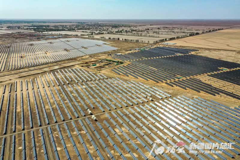 航拍新疆丨兵團單體容量最大的光伏基地加緊施工